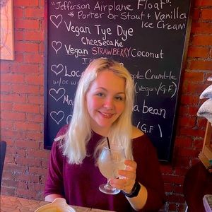 Meet your Posher, Elizabeth